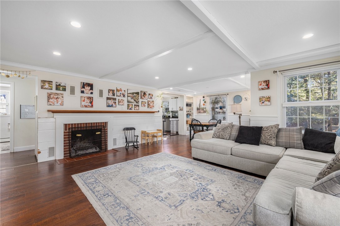 127 LITTLE REST Road