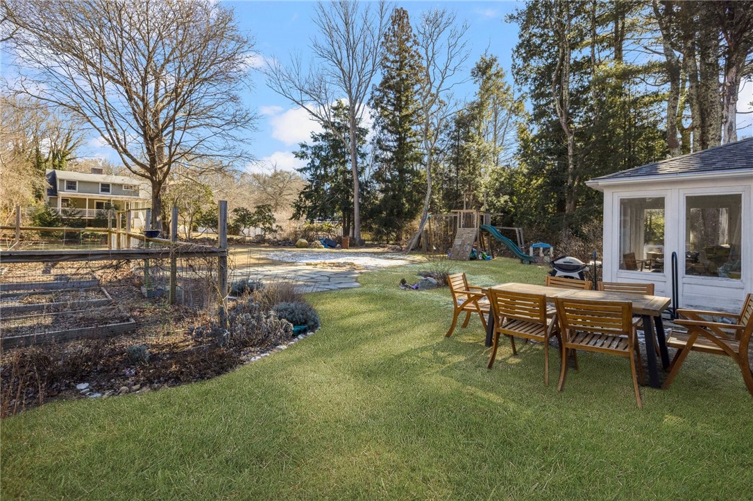 127 LITTLE REST Road
