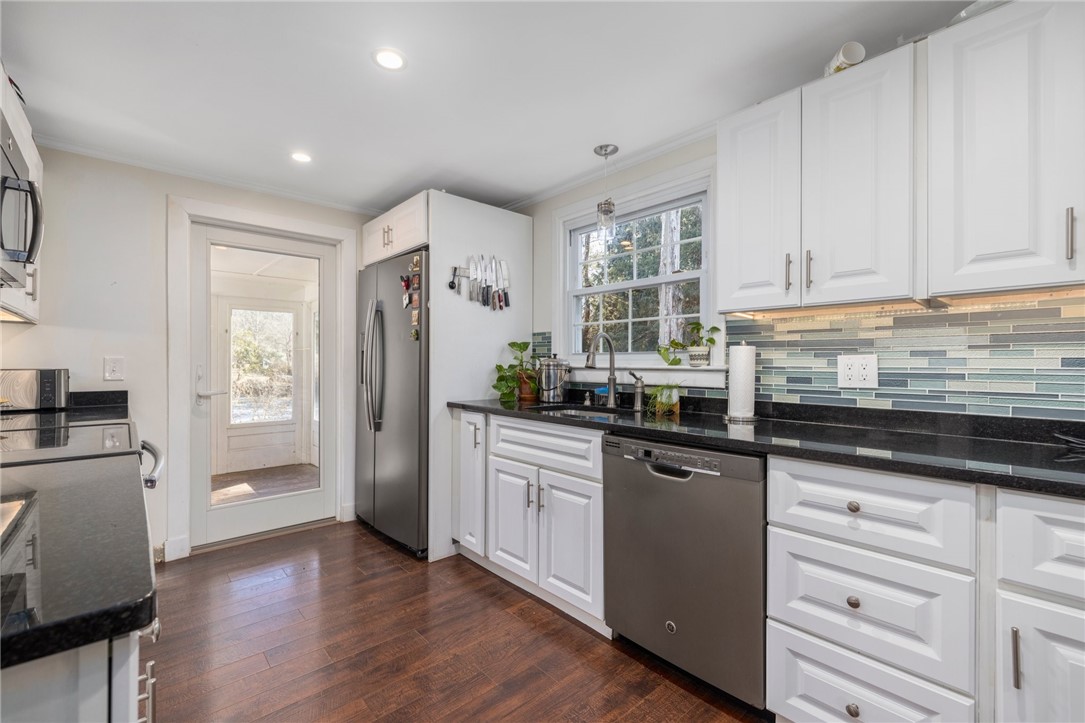 127 LITTLE REST Road