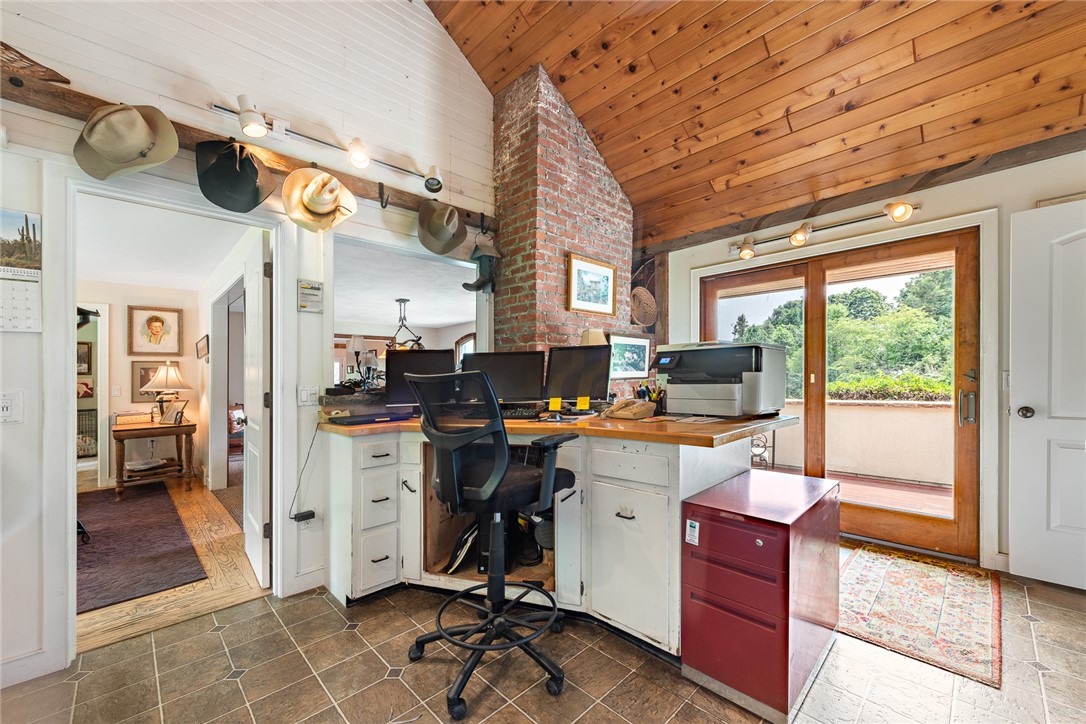 501 Matunuck School House Road