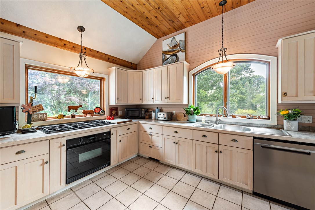 501 Matunuck School House Road