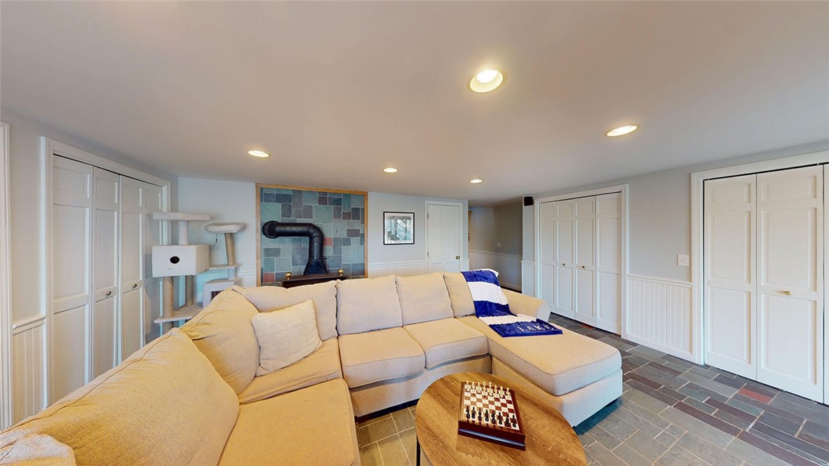 111 Lake Washington Drive