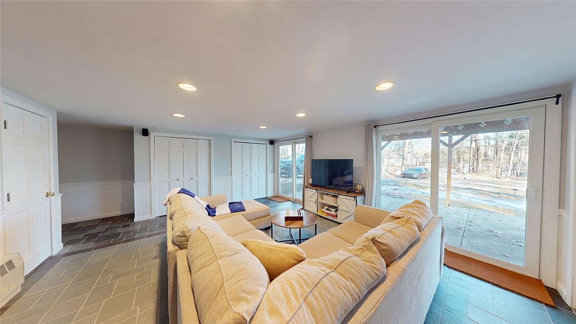 111 Lake Washington Drive