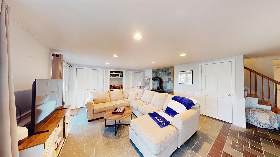 111 Lake Washington Drive