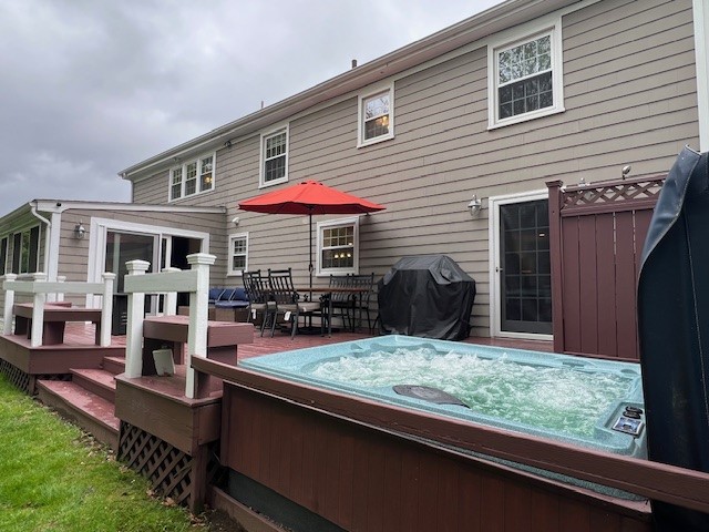 17 Meadowbrook Drive