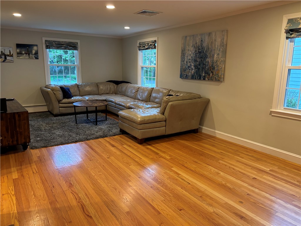 17 Meadowbrook Drive