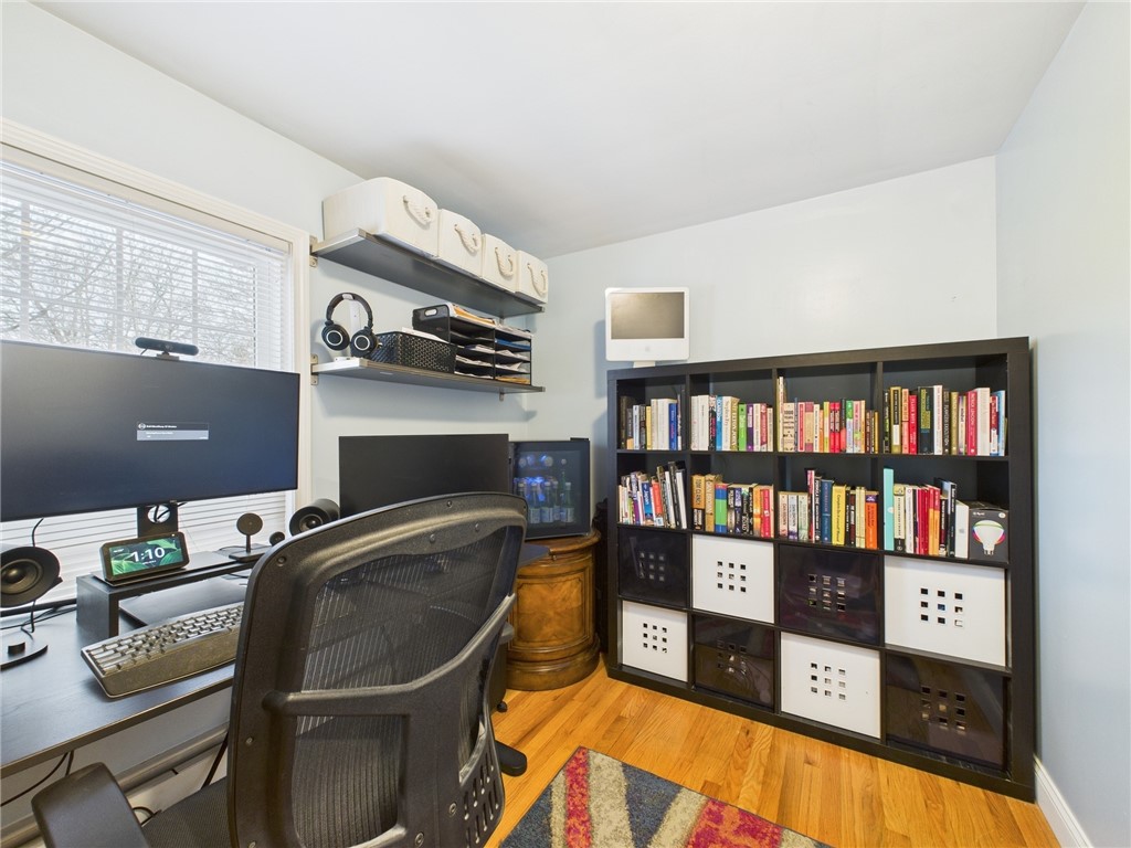 17 Meadowbrook Drive