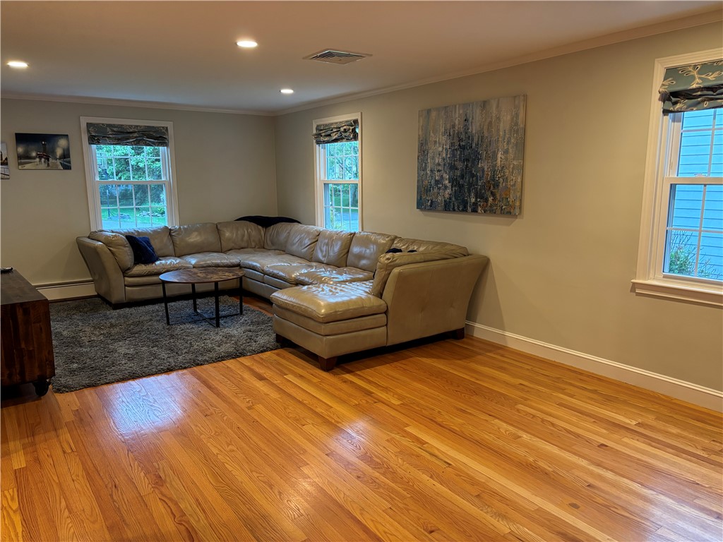 17 Meadowbrook Drive