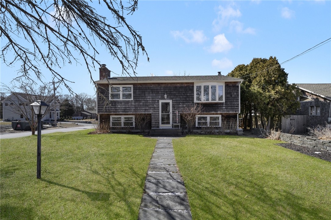 383 Davit Avenue