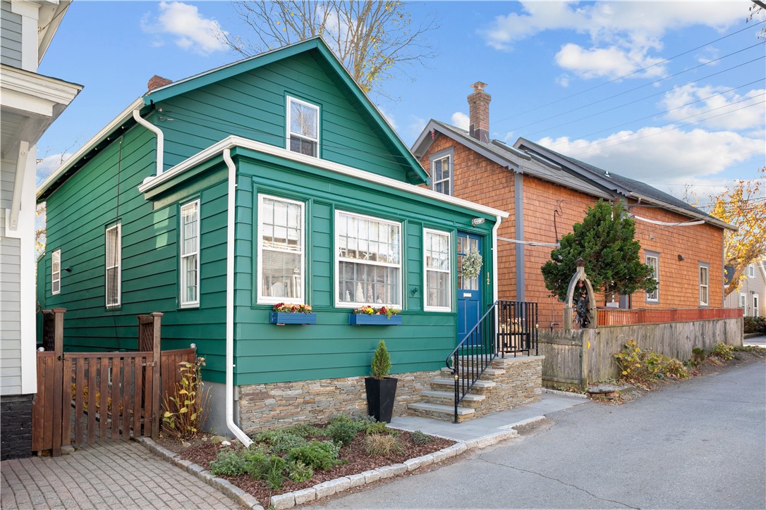 12 Maitland Court