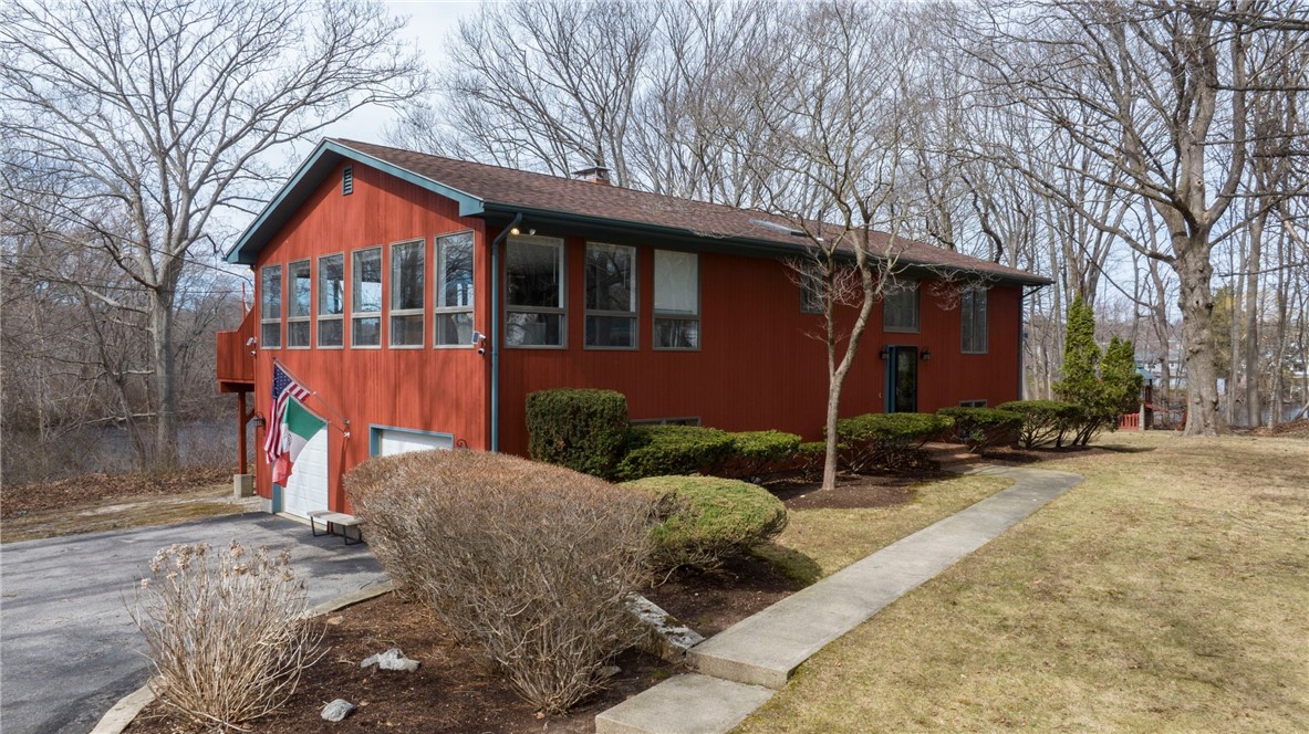 33 Oak Street