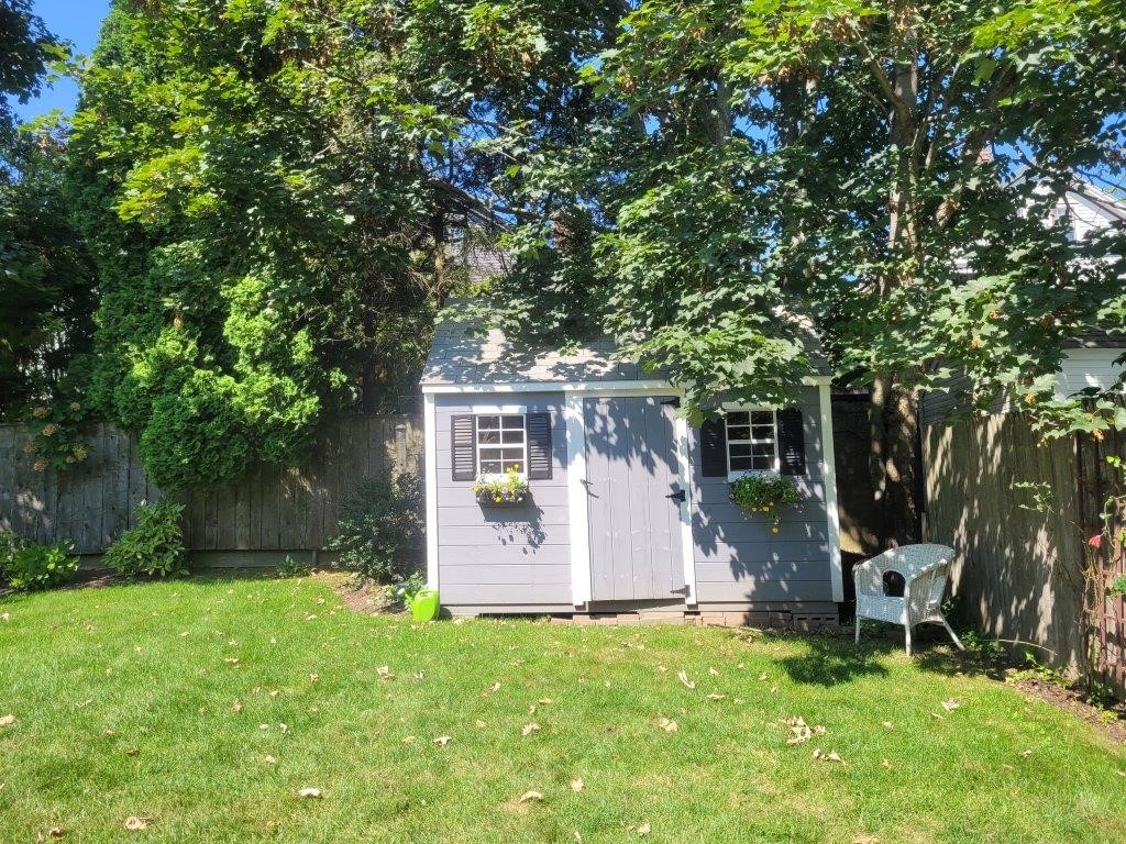 6 Gladding Court