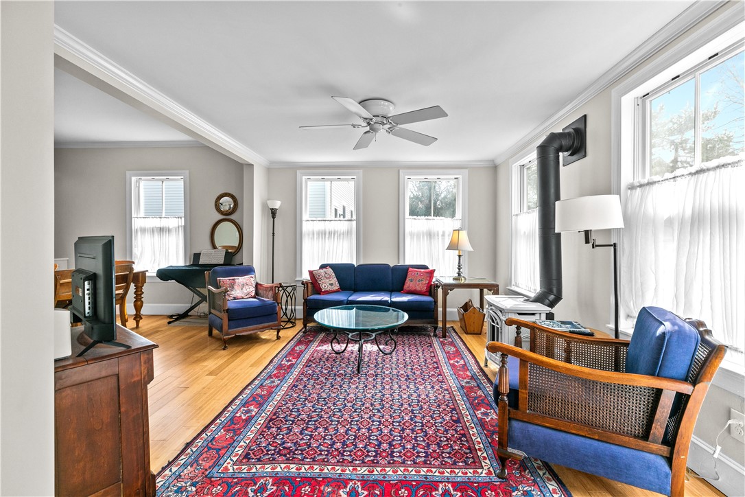 6 Gladding Court