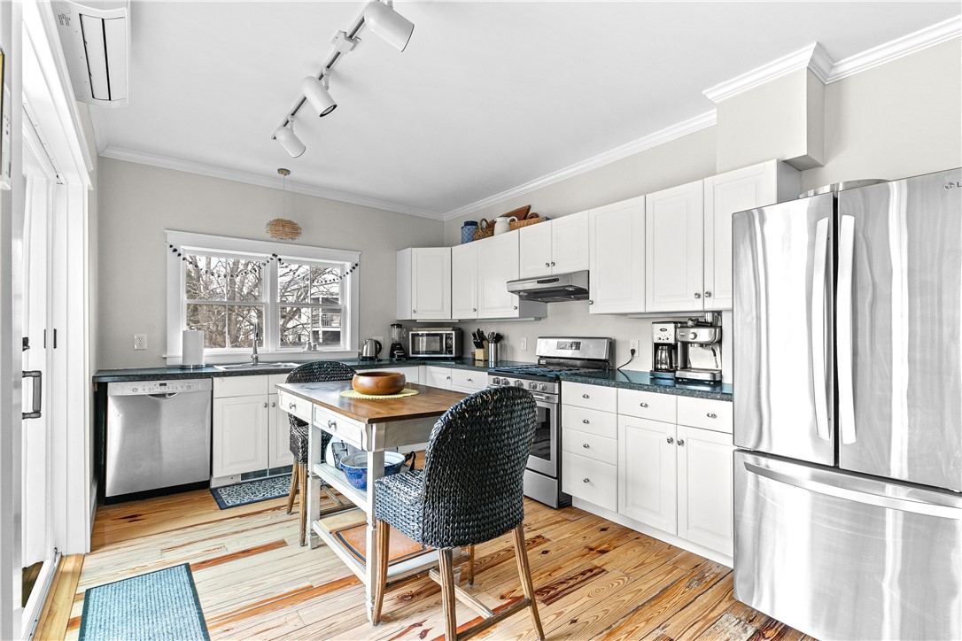 6 Gladding Court