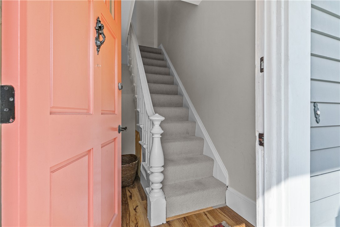 6 Gladding Court