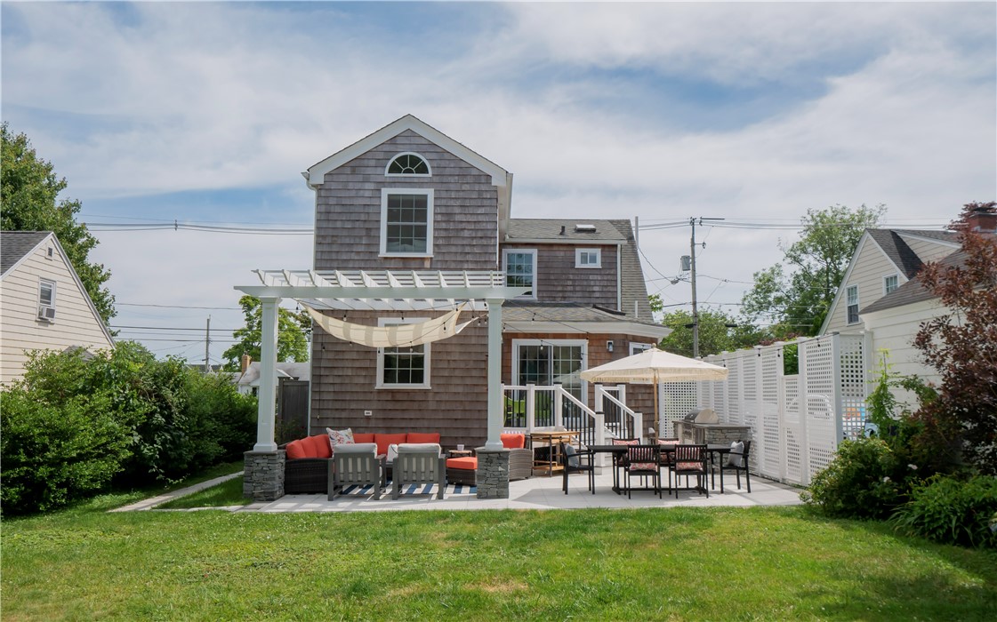 122 Ruggles Avenue