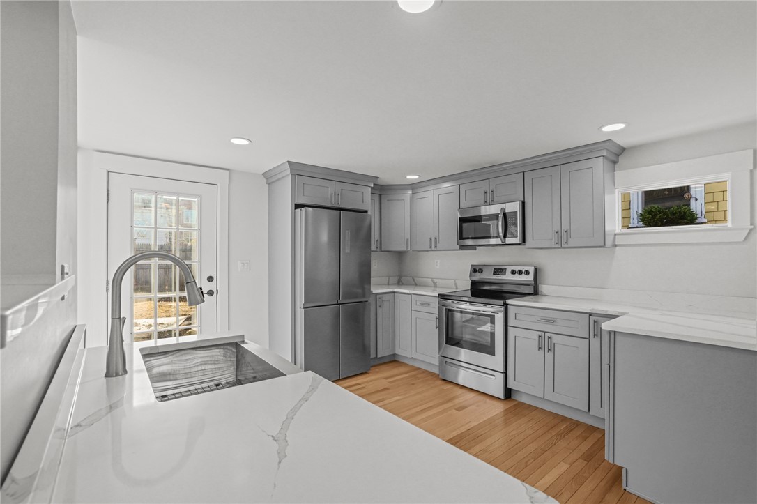 15 Curry Avenue