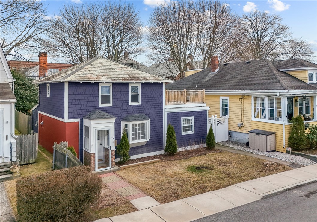15 Curry Avenue