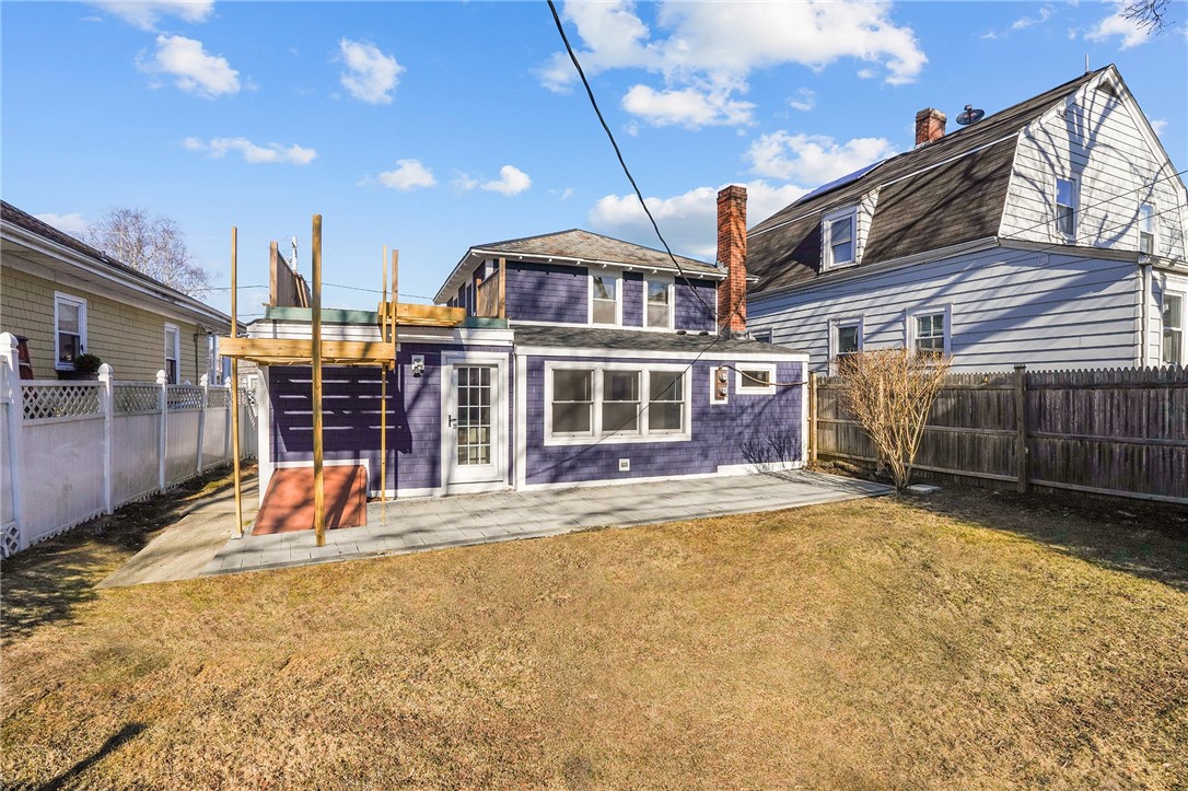 15 Curry Avenue