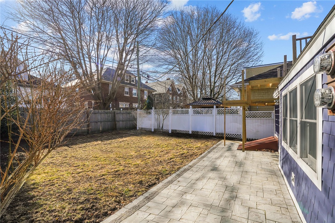 15 Curry Avenue