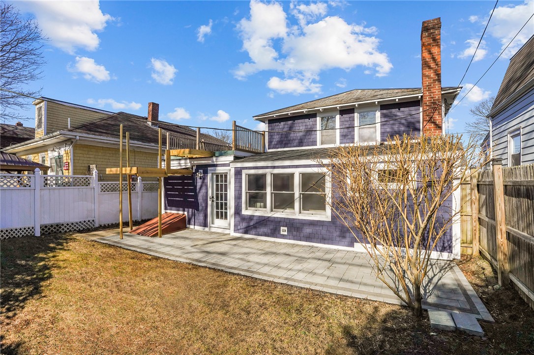 15 Curry Avenue