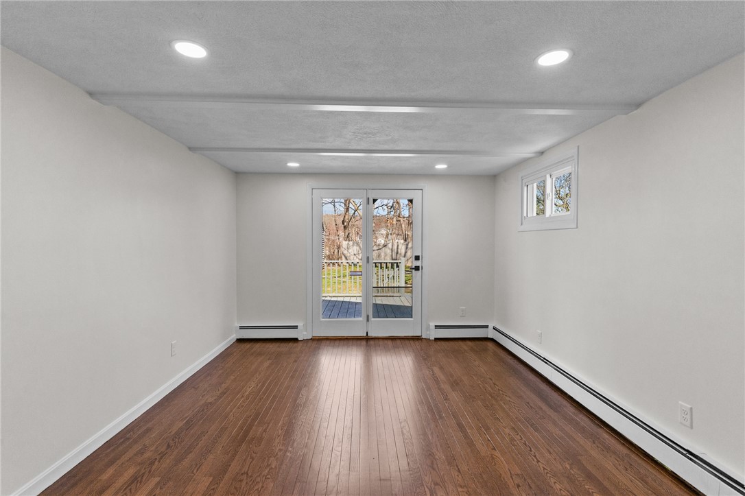 21 Riverside Avenue