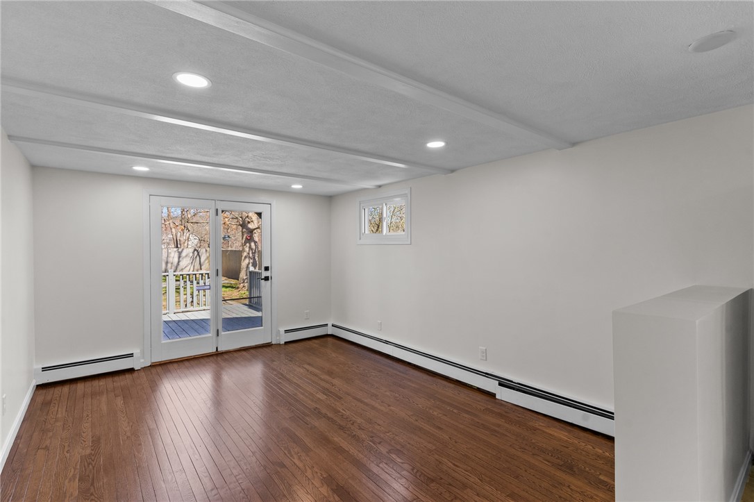 21 Riverside Avenue