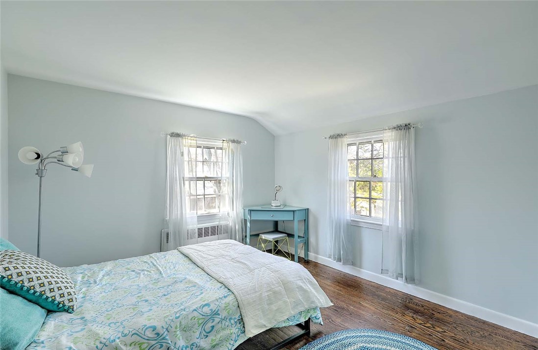 11 Pine Avenue