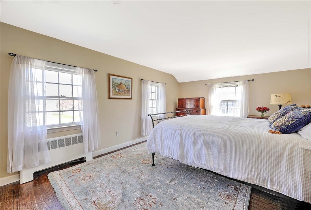 11 Pine Avenue