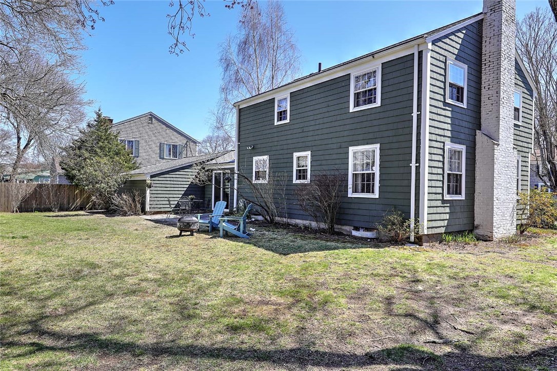 11 Pine Avenue
