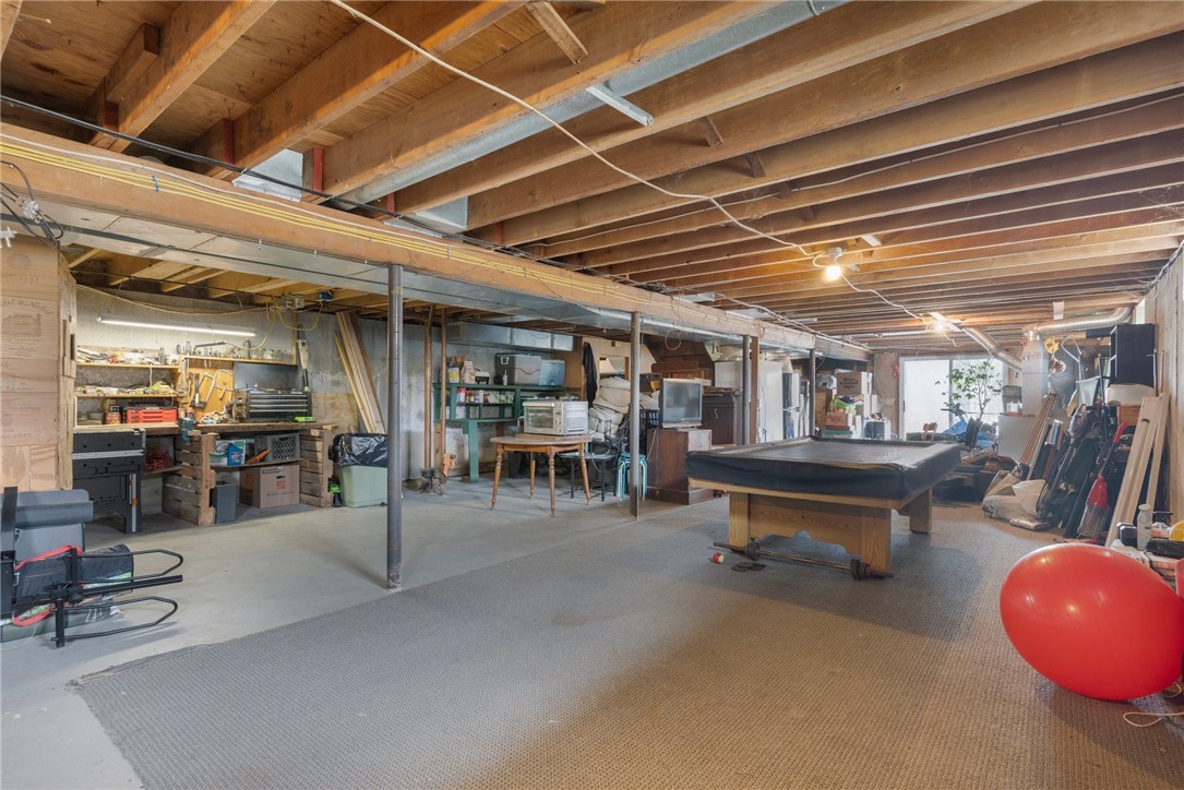 9 Lakeside Drive
