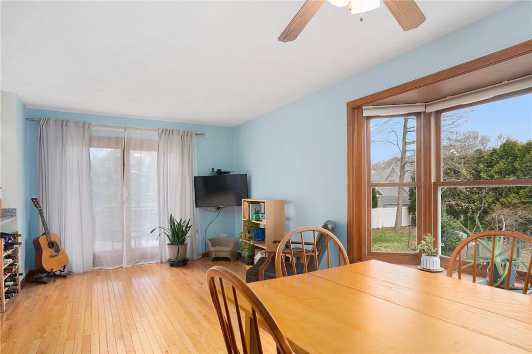 9 Lakeside Drive