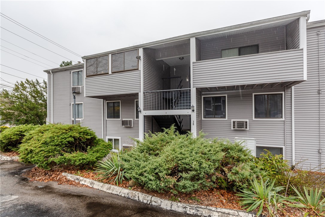 38 Cowesett Avenue 18