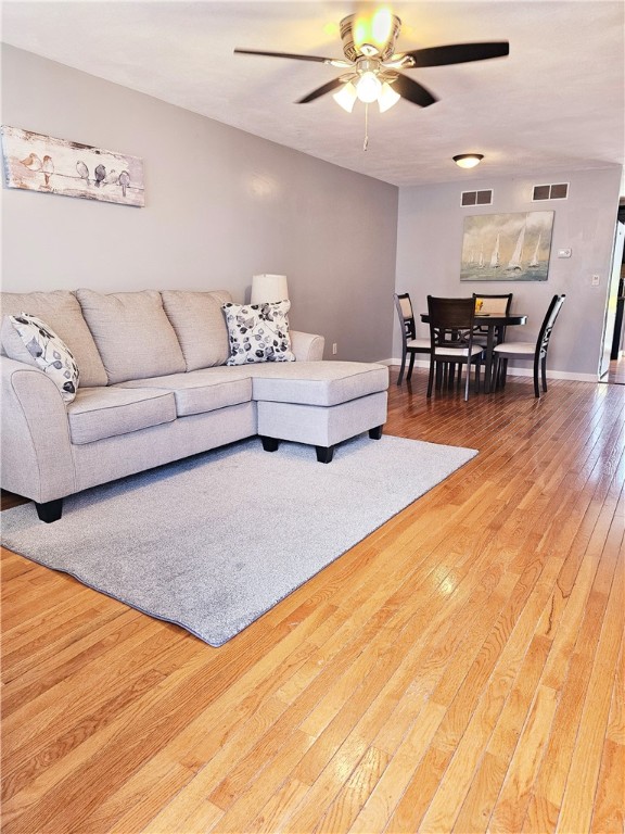 351 New London Avenue 606