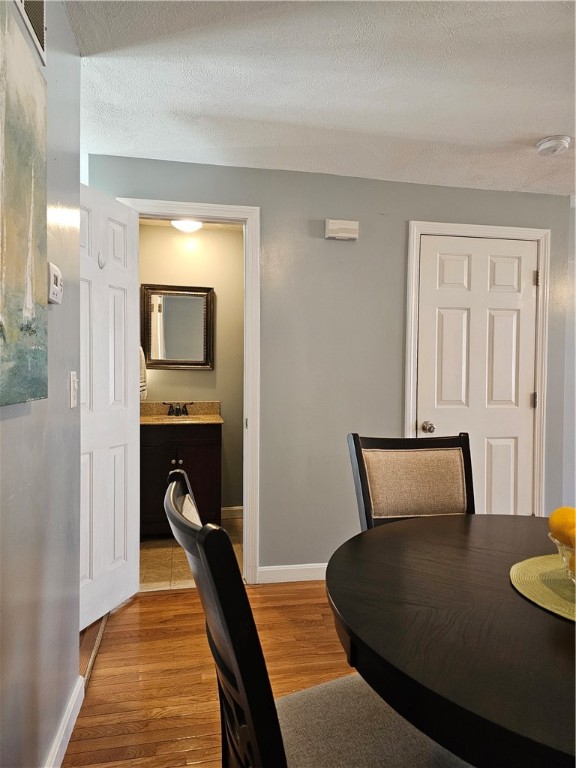 351 New London Avenue 606