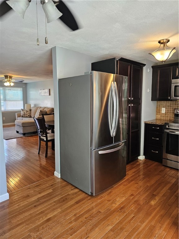 351 New London Avenue 606