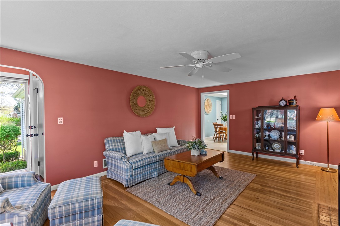 230 Negansett Ave