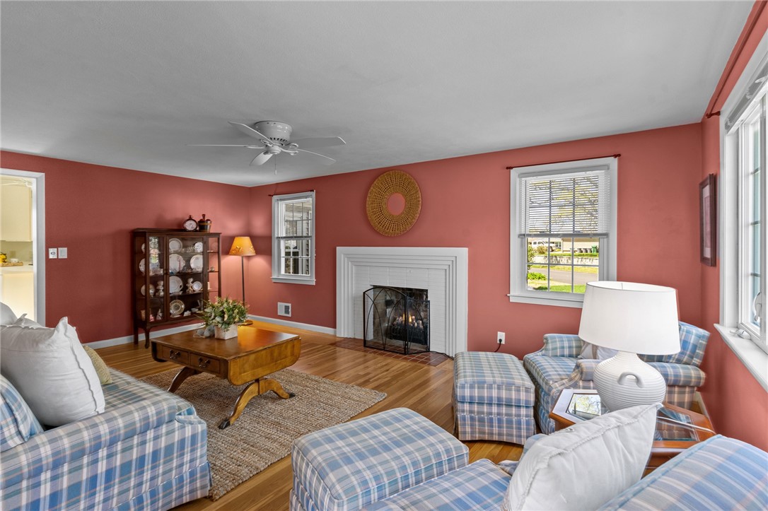 230 Negansett Ave
