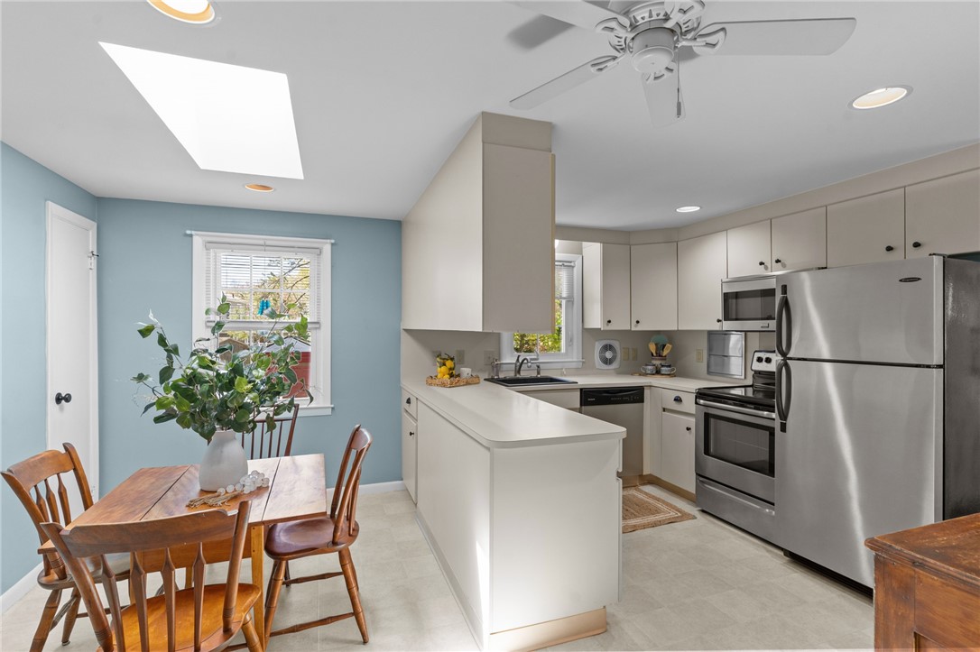 230 Negansett Ave