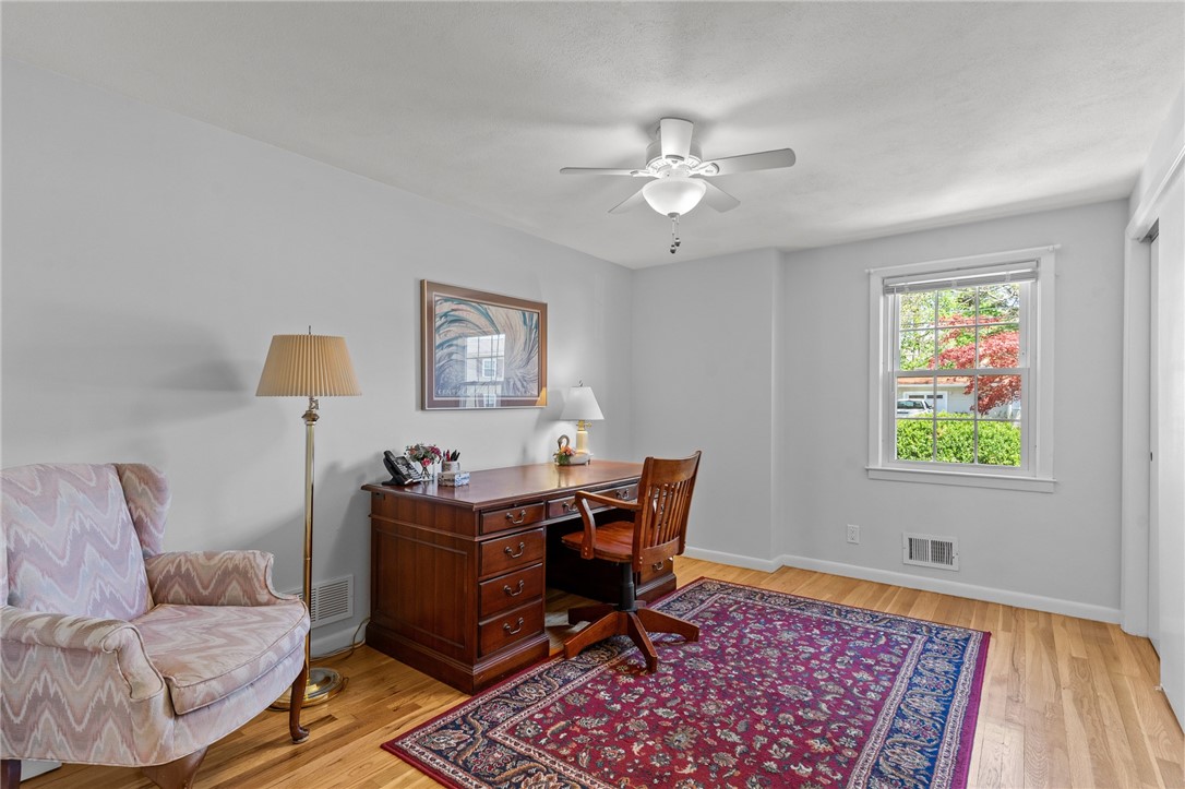 230 Negansett Ave