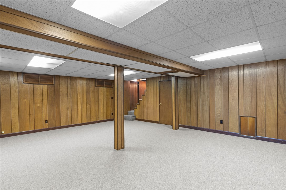 230 Negansett Ave