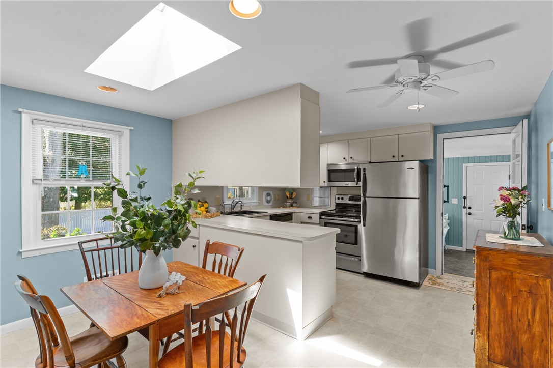 230 Negansett Ave