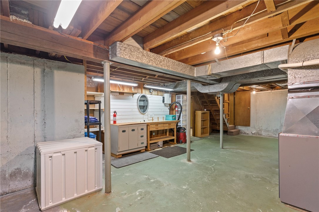 230 Negansett Ave