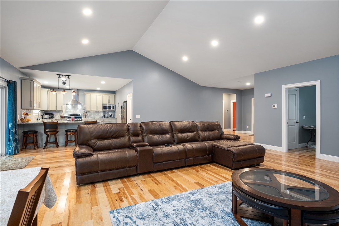 475 Ten Rod Road
