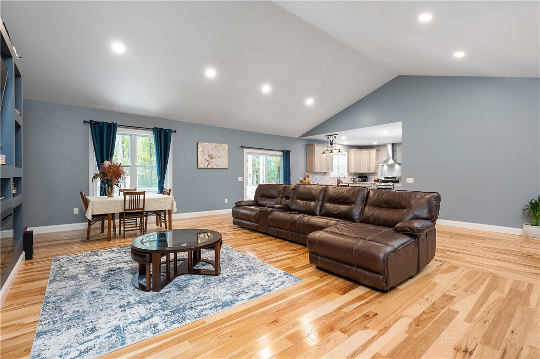 475 Ten Rod Road