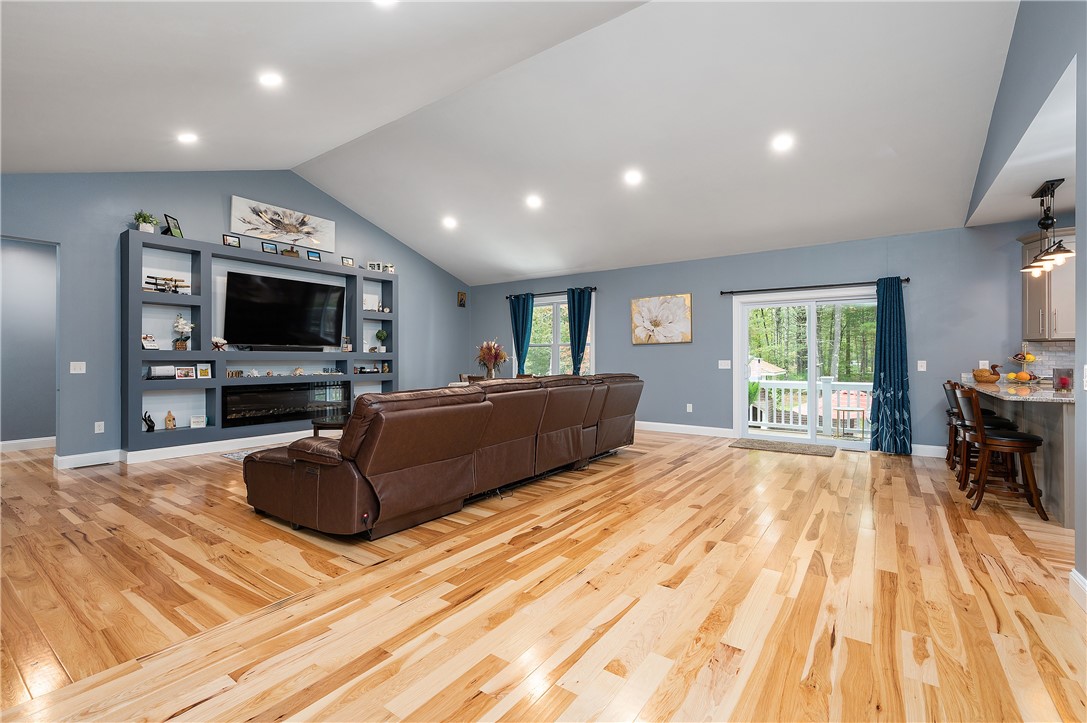 475 Ten Rod Road
