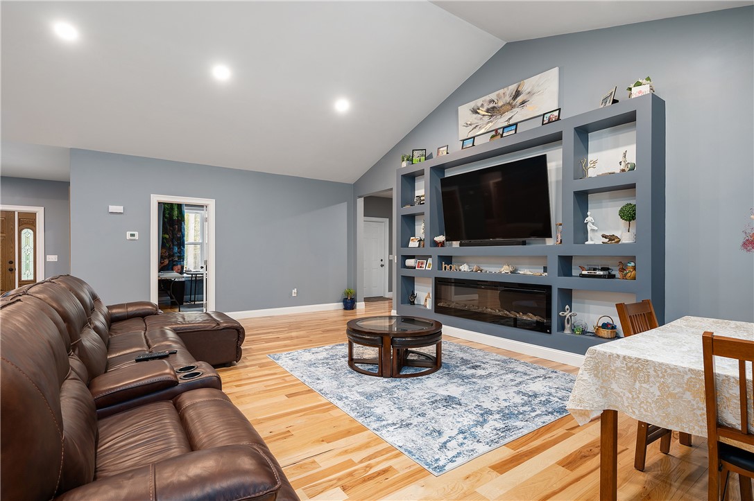 475 Ten Rod Road