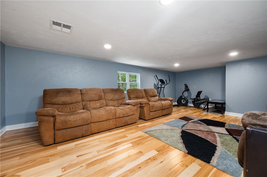 475 Ten Rod Road