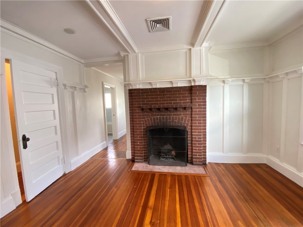 404 Lloyd Avenue 408