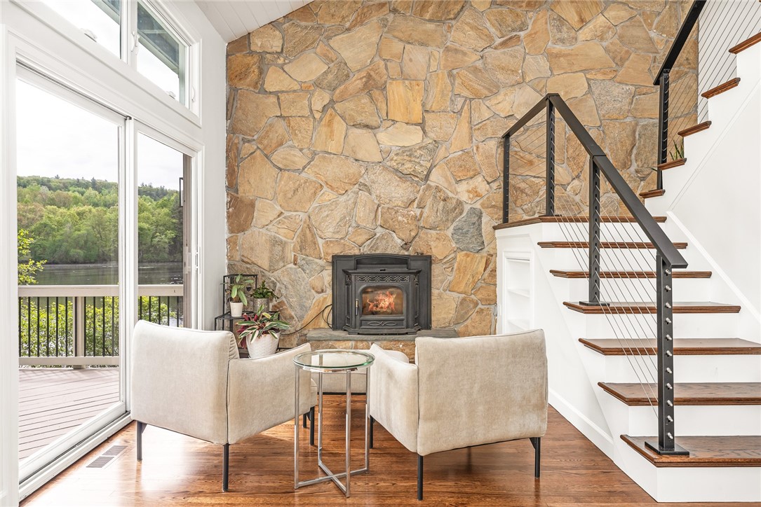 12 Hazel Point Road